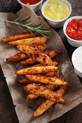 Spicy potato wedges