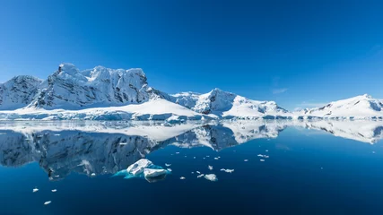 Fotobehang Sneeuw en ijs van de Antarctische eilanden © kalafoto