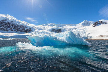 Snow and ices of the Antarctic islands