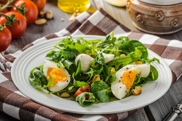 Lamb lettuce salad with eggs