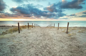 Tableaux ronds sur plexiglas Mer du Nord, Pays-Bas sundown over North sea sand beach
