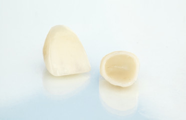 Metal free ceramic dental crowns