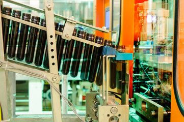 ?onveyor for preforms to machine  production of plastic bottles