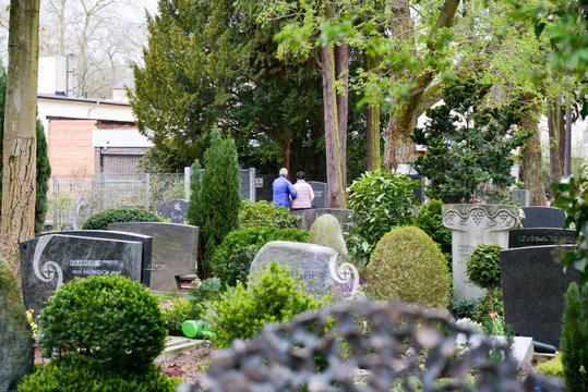 Besuch auf dem Friedhof