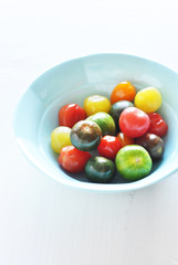 Tomates cerises multicolores