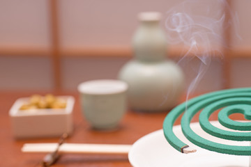 蚊取り線香と日本酒