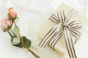 Fototapeta na wymiar Gift box with flowers