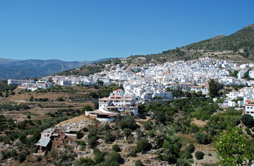 Fototapeta na wymiar View of the town and surrounding countryside, Competa.