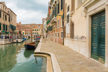 Wasserstraße in Venedig, Italien