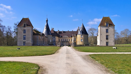 Fototapeta na wymiar Commarin Chateau - Chateau Commarin in France