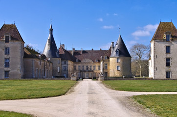 Fototapeta na wymiar Commarin Chateau - Chateau Commarin in France