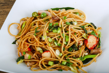 Asian pasta with seafood