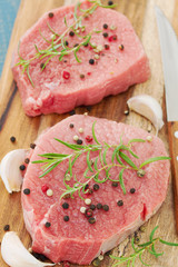 meat with black pepper, rosemary and garlic