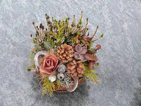 Grabschmuck