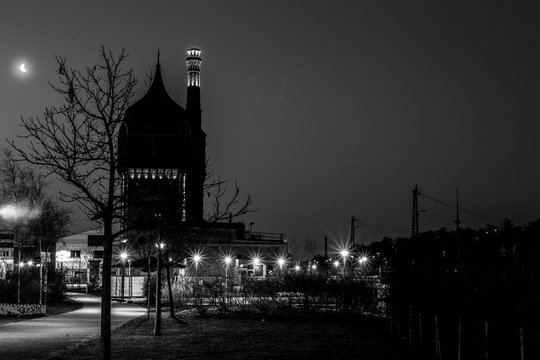 Schlachthof Wiesbaden bei Nacht (schwarzweiß)