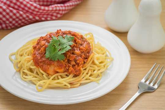 Spaghetti bolognese on plate