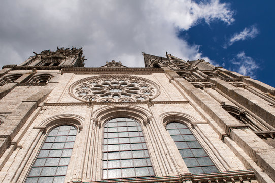 Vue sur la cath&egrave;drale de Chartres