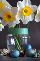 Пасхальные яйца с нарциссами 