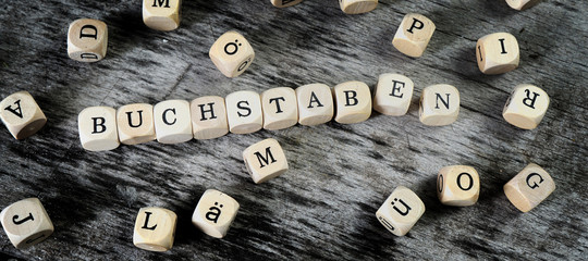 Buchstabensalat symbolisiert Deutschkurs für Flüchtlinge