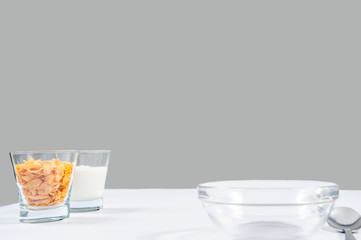 fit breakfast / healthy breakfast of cornflakes and yogurt
