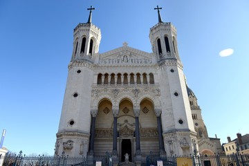Obraz premium Lyon cathedral outdoors
