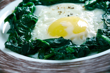 spinach with eggs