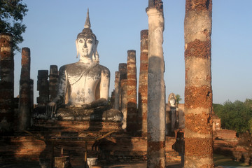 Fototapeta na wymiar tall Buddha statue historical complex, Sukhothai