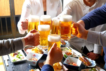 Rolgordijnen Bar Toast in de taverne