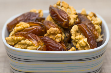 dattes fourrées aux noix