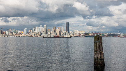 Naklejka premium Chmury nad Seattle Skyline 3