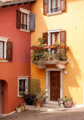 Fototapeta na wymiar colourful houses in Italy