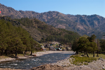 Жизнь на берегу реки