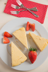 Käsekuchen mit Erdbeeren