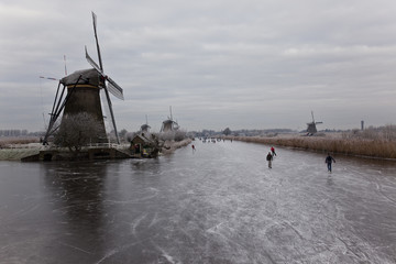 Fototapeta na wymiar Kinderdijk in winter 