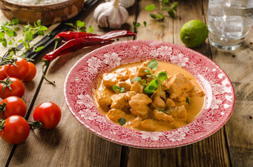 Chicken curry with herbs