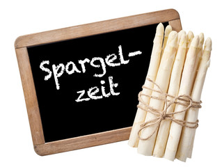 Spargelzeit Verkaufsschild mit Bund Spargel auf Schiefer Schultafel