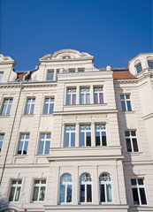 Obraz premium sanierter Altbau, hochwertig, weiss