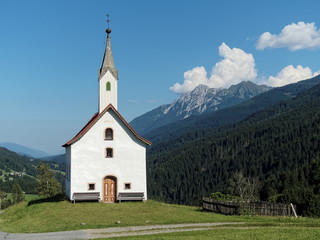 Fototapeta na wymiar Kirche in Obergail
