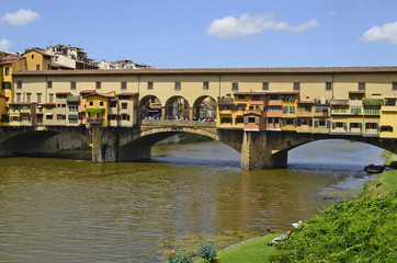 Fototapeta na wymiar Italy, Florence, Unesco World Heritage site bridge Ponte Vecchio over river Arno