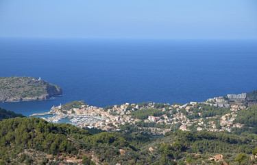 Fototapeta na wymiar Blick auf Port de Soller, Mallorca
