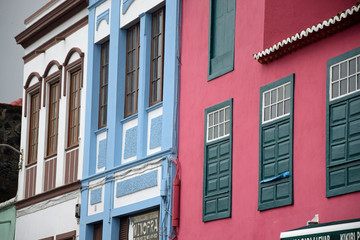 Obraz premium Bunte Häuser in Santa Cruz de la Palma