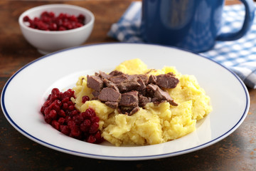 Venison with mashed potato