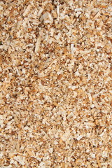 frische Holzspäne im Hochformat