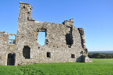 Fototapeta na wymiar Ruins of church in the hill of Slane, Ireland