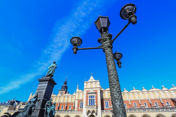 Widok sukiennic i starego miasta Krakow-Polska © Rochu_2008