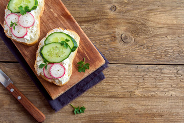 Fototapeta na wymiar Vegetarian sandwiches