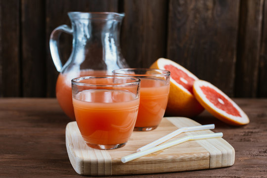 Two glasses of grapefruit juice