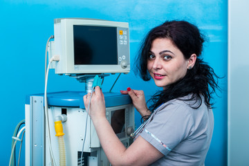 Female anesthesiologist in the ICU