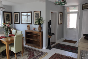 A modern contemporary living space combined with old vintage items that work well together