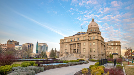 Fototapeta na wymiar Sidewalk leads to the state capital of Idaho